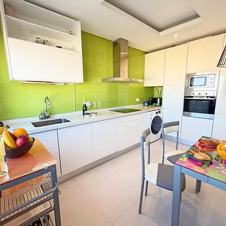 Garden Hill Haven Old Town Retreat With Sea Views & Free Parking