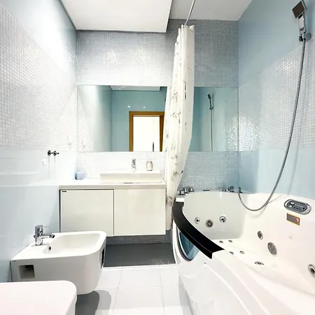 Garden Hill Haven Old Town Retreat With Sea Views & Free Parking