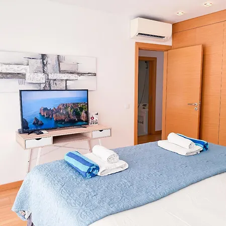 Garden Hill Haven Old Town Retreat With Sea Views & Free Parking