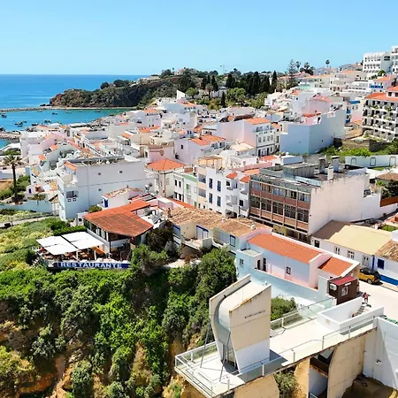 Lägenhet Garden Hill Haven Old Town Retreat With Sea Views & Free Parking Albufeira